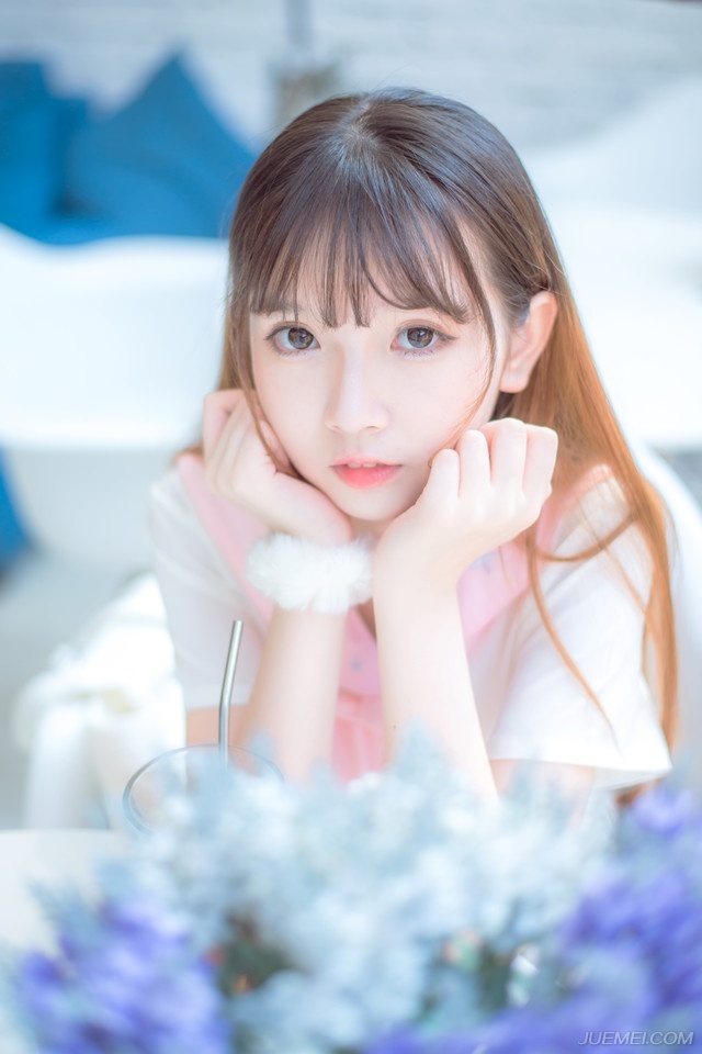 “是又如何？”刘璝冷哼一声道，他现在一门心思找刘璋报仇，但也没想过真投了吕布，因此态度格外强硬。